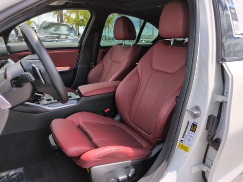 Used 2023 BMW 330i Sedan w/ Convenience Package RWD image 15