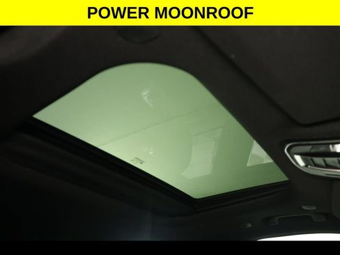 Used 2023 Jeep Grand Cherokee L Laredo image 3