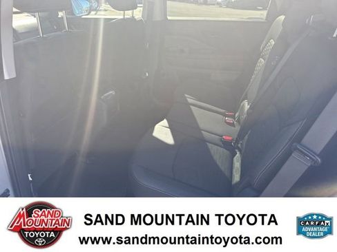 Used 2025 Nissan Pathfinder SV image 13