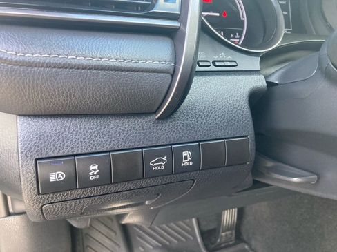 Used 2023 Toyota Camry SE image 11