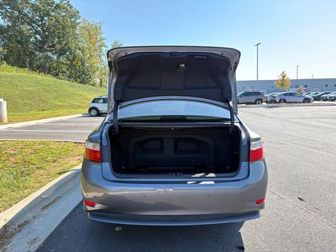 Used 2013 Lexus ES 300h w/ Premium Pkg FWD image 11