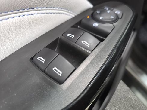 Used 2025 Chevrolet Trax LT FWD image 26