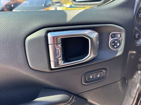 Used 2025 Jeep Wrangler Unlimited Sahara w/ Safety Group image 25