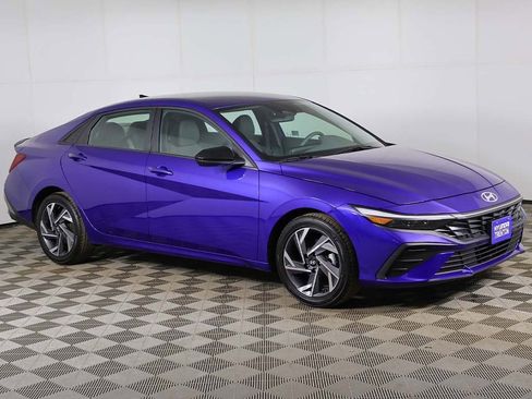 Certified 2025 Hyundai Elantra Sport image 2