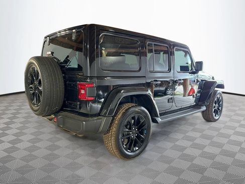 Used 2022 Jeep Wrangler Unlimited Sahara AWD/4WD image 6