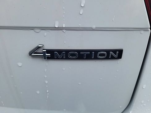 Used 2022 Volkswagen Tiguan SE AWD/4WD image 6