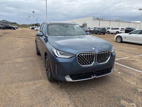 Certified 2025 BMW X3 xDrive30i image 3