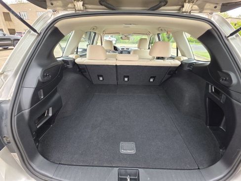 Used 2017 Subaru Outback 2.5i AWD/4WD image 18