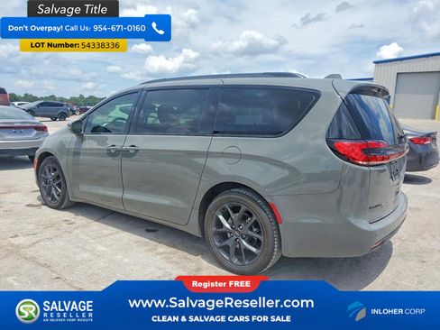Used 2022 Chrysler Pacifica Touring-L w/ S Appearance Package FWD image 3