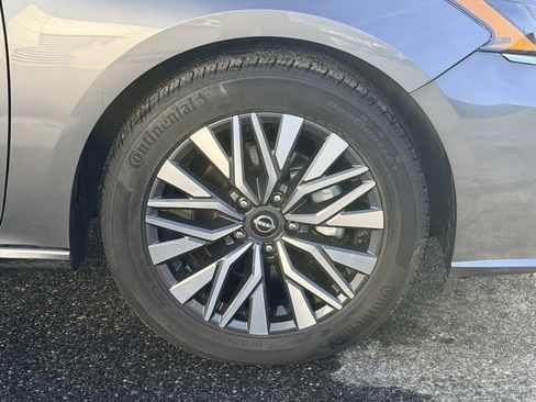 Used 2024 Nissan Altima 2.5 SV image 25