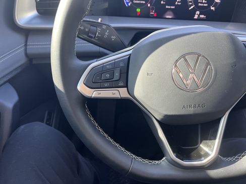 Certified 2026 Volkswagen Tiguan SE FWD image 16