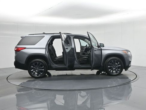 Used 2021 Chevrolet Traverse RS image 5