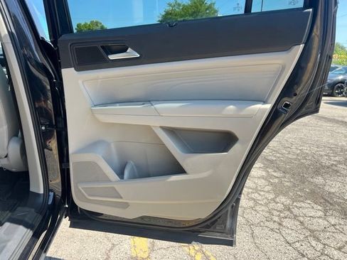 Used 2023 Volkswagen Atlas SE w/ Panoramic Sunroof Package AWD/4WD image 22