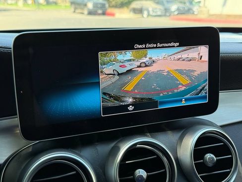 Used 2021 Mercedes-Benz C 300 Sedan image 5