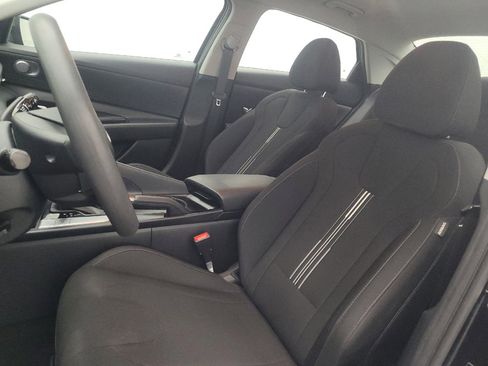 Used 2023 Hyundai Elantra SEL FWD image 17