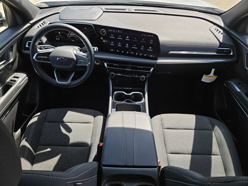 Certified 2026 Chevrolet Traverse LT w/ Midnight/Sport Edition FWD image 16