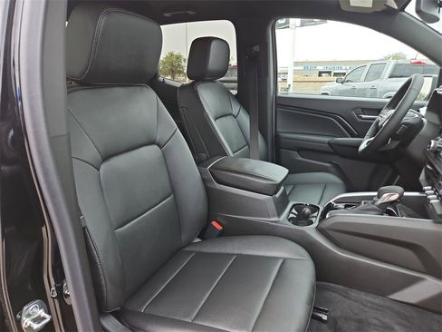 New 2025 Chevrolet Colorado LT w/ LT Convenience Package image 20