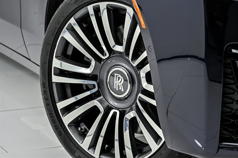 Used 2023 Rolls-Royce Ghost AWD/4WD image 3