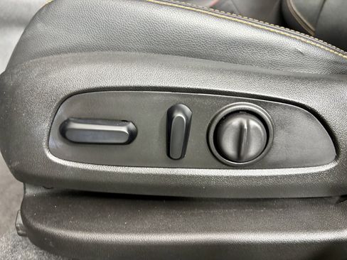 Used 2019 GMC Terrain SLT w/ Preferred Package image 12