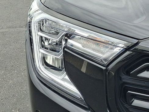 Certified 2023 GMC Terrain SLT w/ Tech Package FWD image 9