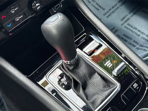 Used 2024 Jeep Compass Latitude w/ Convenience Group image 24