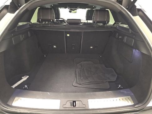 Used 2019 Land Rover Range Rover Velar R-Dynamic SE AWD/4WD image 7