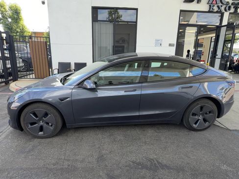 Used 2023 Tesla Model 3 Standard Range image 3