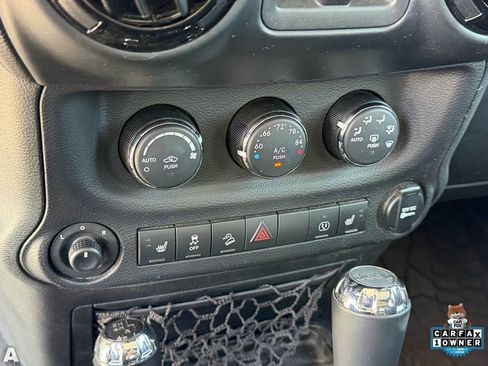 Used 2017 Jeep Wrangler Unlimited Sahara AWD/4WD image 27