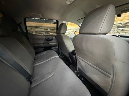 Used 2016 Toyota Tacoma SR5 w/ SR5 Appearance Package (SN) AWD/4WD image 28