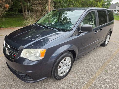 Used 2013 Dodge Grand Caravan SE FWD image 3
