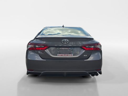 Used 2021 Toyota Camry SE w/ Convenience Package FWD image 4