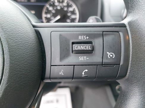 Used 2023 Nissan Rogue S image 18