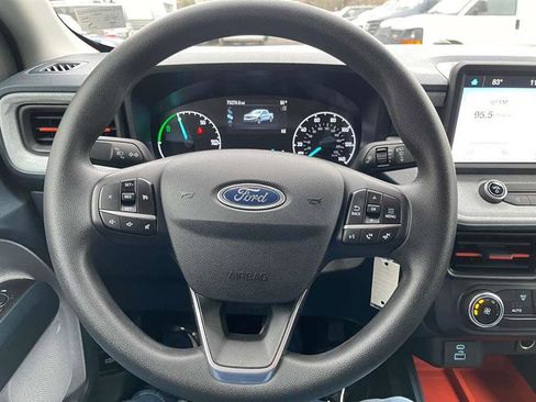 Used 2022 Ford Maverick XLT image 34