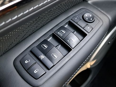 Used 2018 Jeep Grand Cherokee Trackhawk AWD/4WD image 21