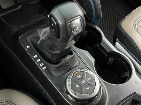 Used 2023 Ford Bronco Wildtrak image 21