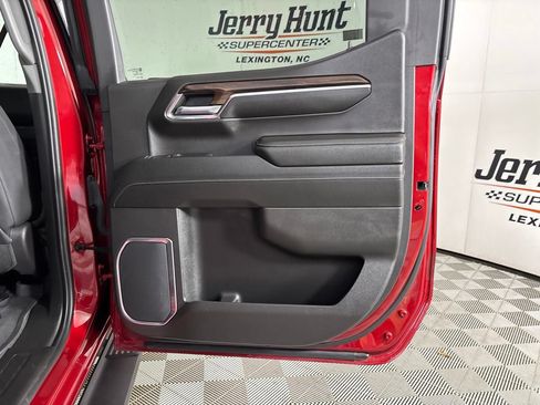 Used 2024 GMC Sierra 1500 SLT w/ SLT Convenience Package AWD/4WD image 28