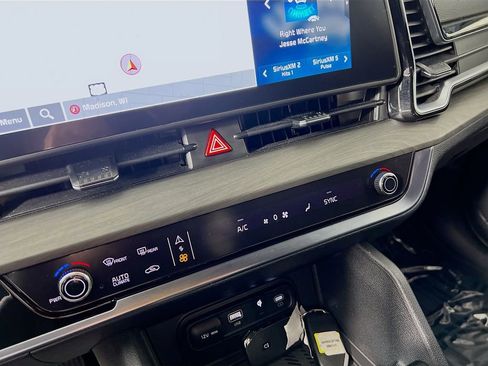 Used 2025 Kia Sportage X-Line image 27