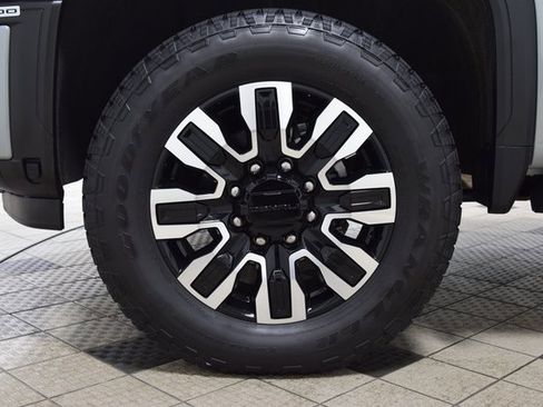 Used 2024 GMC Sierra 3500 Denali Ultimate image 30