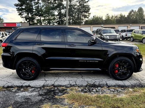 Used 2017 Jeep Grand Cherokee SRT image 8
