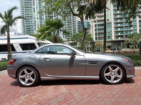 Used 2013 Mercedes-Benz SLK 250 image 4