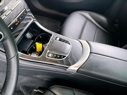 Used 2022 Mercedes-Benz GLC 300 image 16