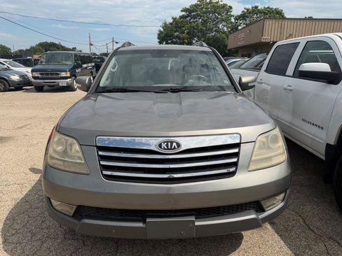 Used 2009 Kia Borrego EX w/ Premium Pkg AWD/4WD image 2