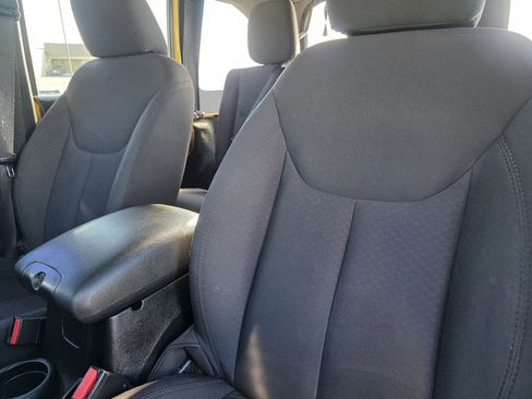 Used 2014 Jeep Wrangler Unlimited Sport image 12