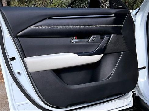 Used 2026 MAZDA CX-50 AWD 2.5 S w/ Cargo Package image 17