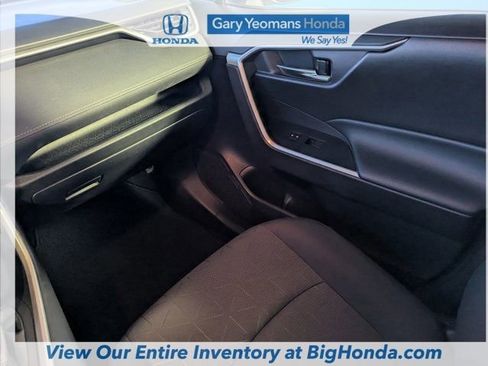 Used 2021 Toyota RAV4 XLE image 16