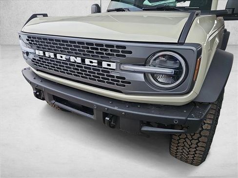 New 2025 Ford Bronco Badlands image 9