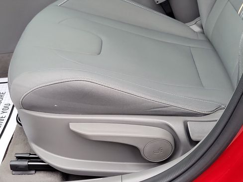 Certified 2025 Hyundai Elantra SEL FWD image 18