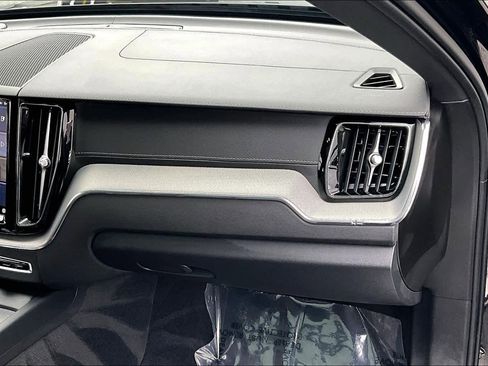 Used 2024 Volvo XC60 T8 Ultimate image 18