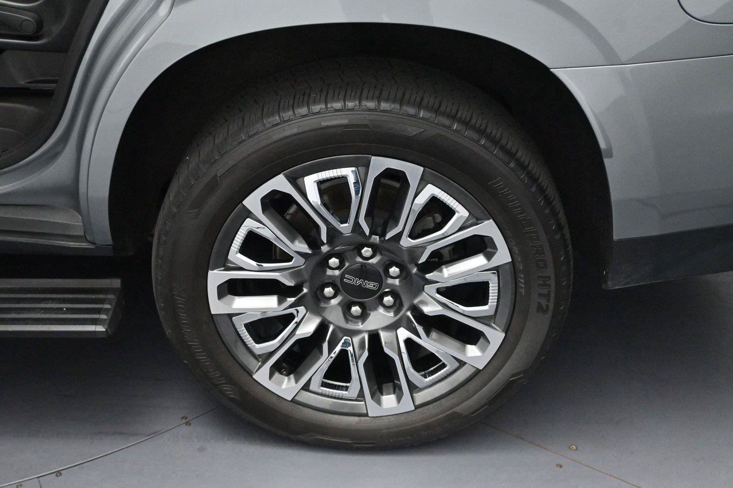 Used 2023 GMC Yukon Denali Ultimate AWD/4WD image 34