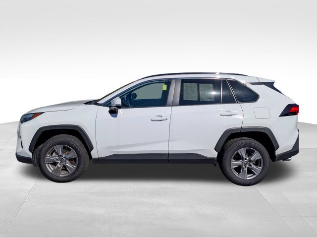Used 2022 Toyota RAV4 XLE w/ Convenience Package AWD/4WD image 4